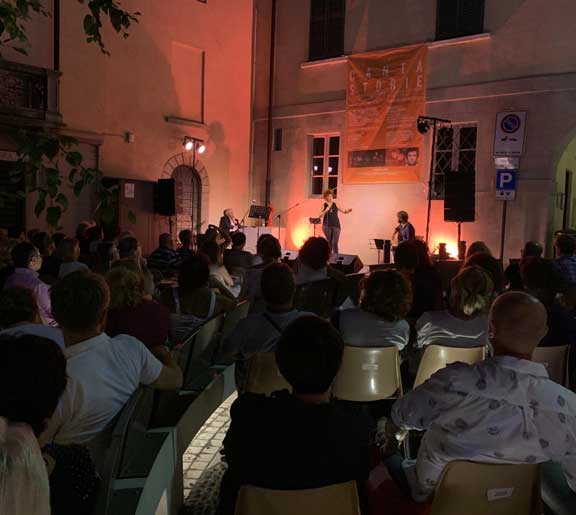 Canta-storie